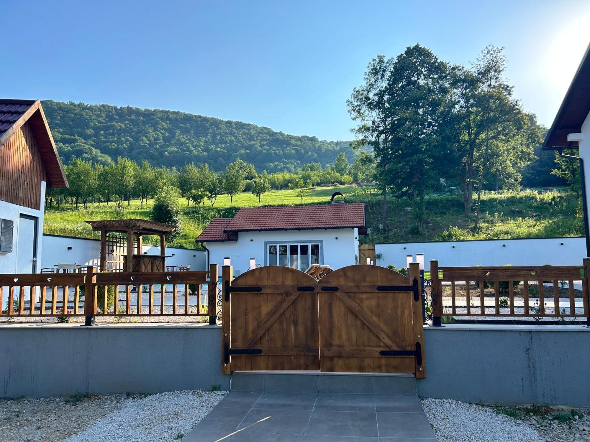 Romantic Lodge Banja Luka Ngoại thất bức ảnh