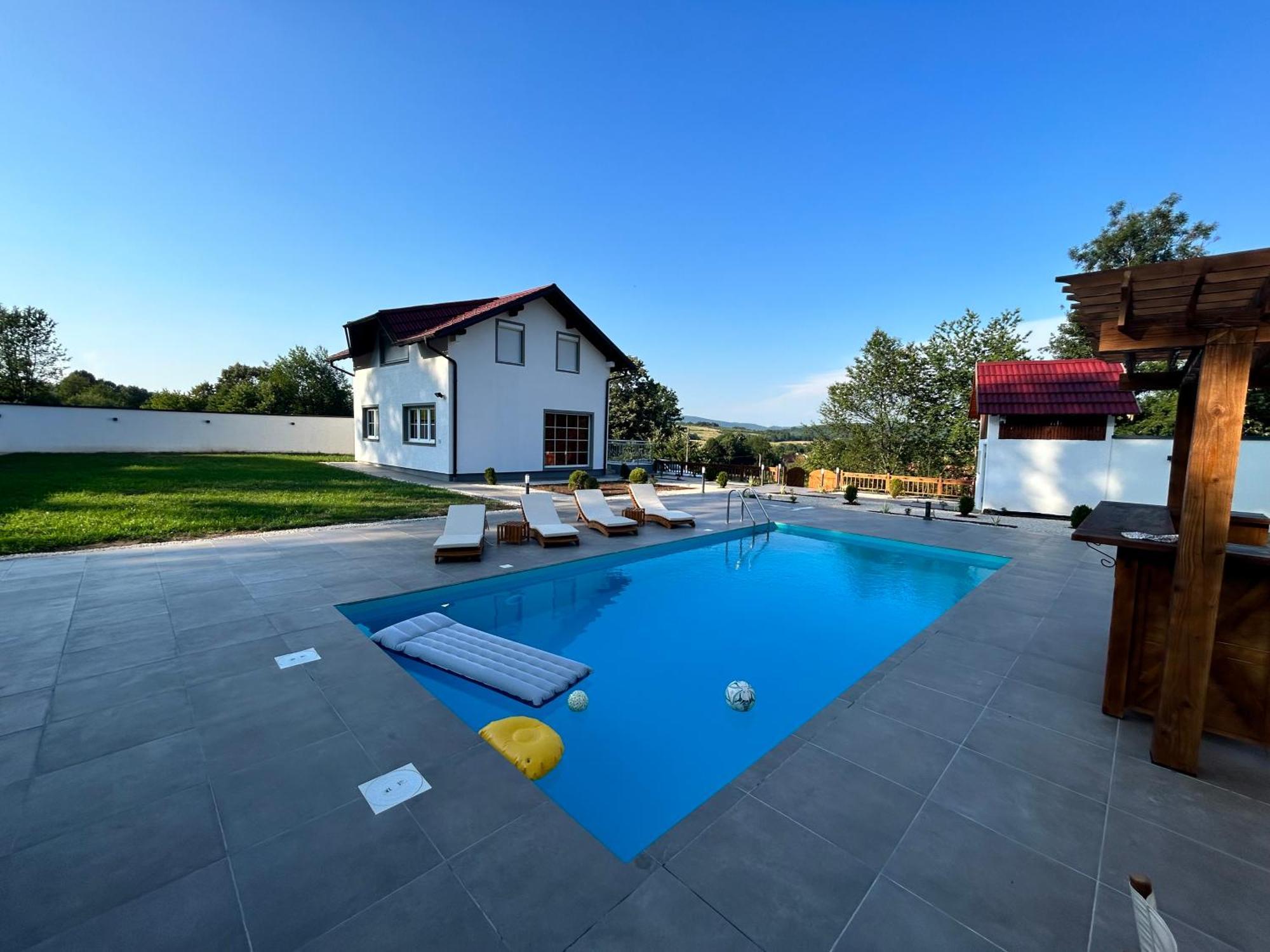 Romantic Lodge Banja Luka Ngoại thất bức ảnh